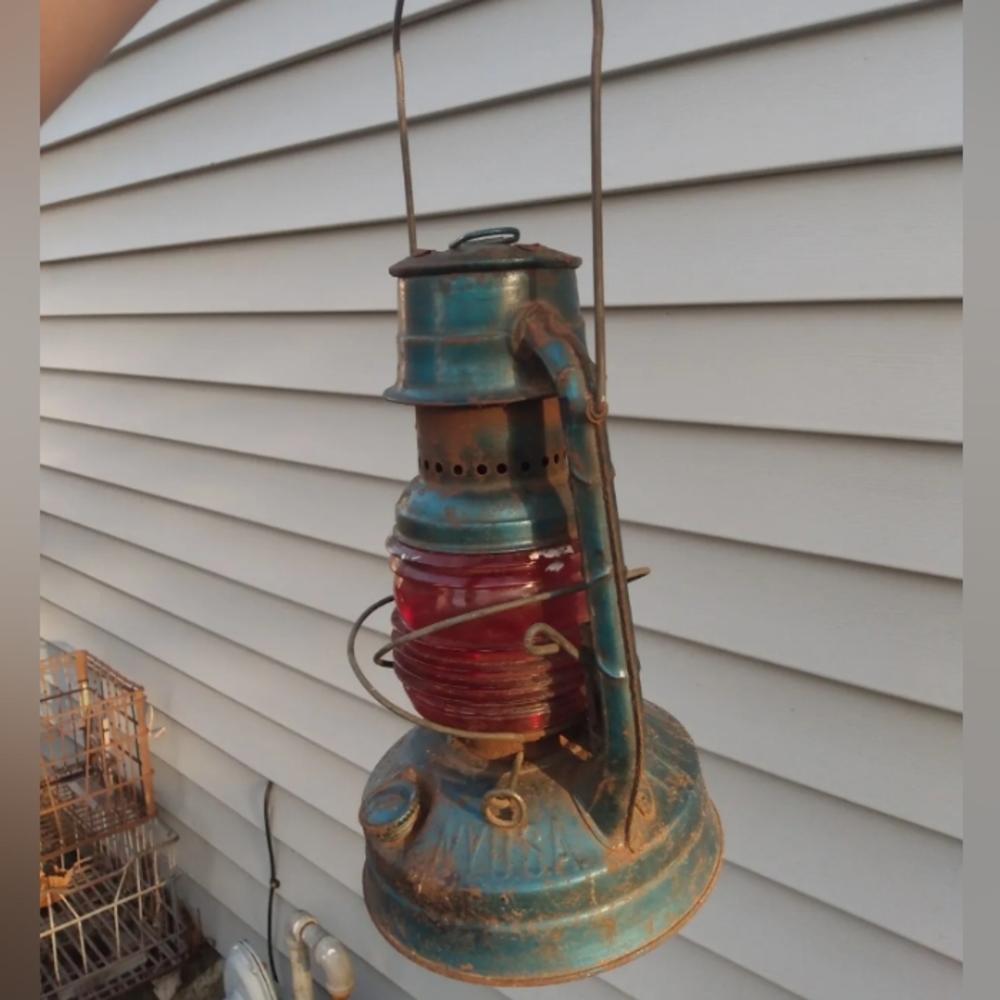 Antique Little wizard railroad lantern